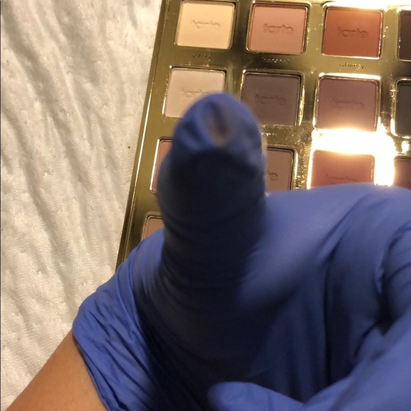Beauty Essential! Tarte “The Tarteist” Pro Palette - Picture 10 of 10